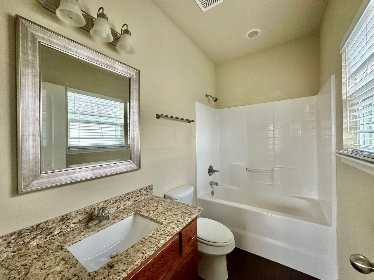 3512 S 4th St - Photo 5 of 12