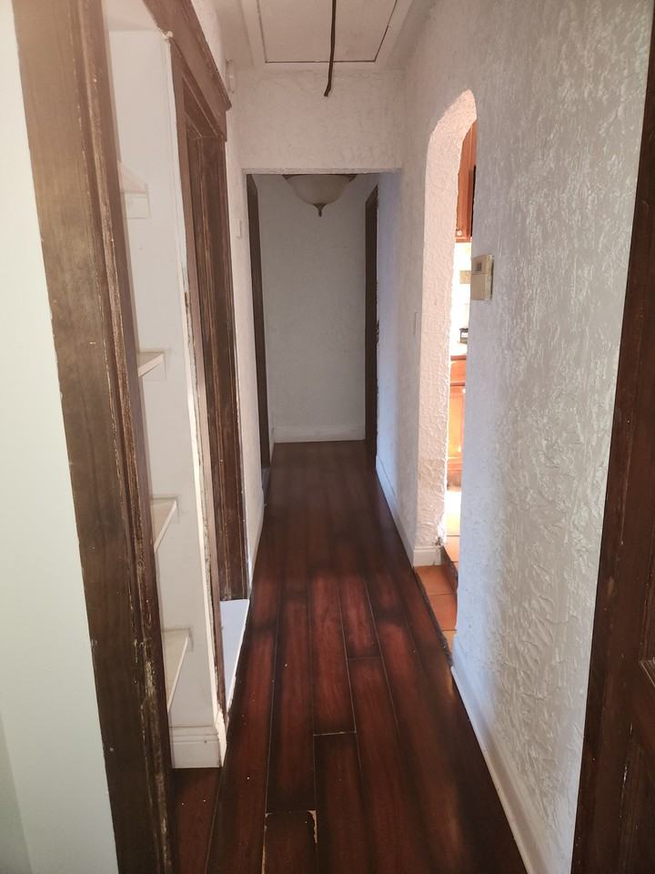 1321 W 26th St #NA - Photo 4 of 13