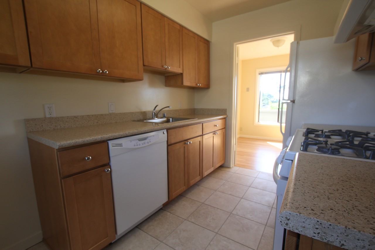 1527 Pershing Drive #A - Photo 4 of 9