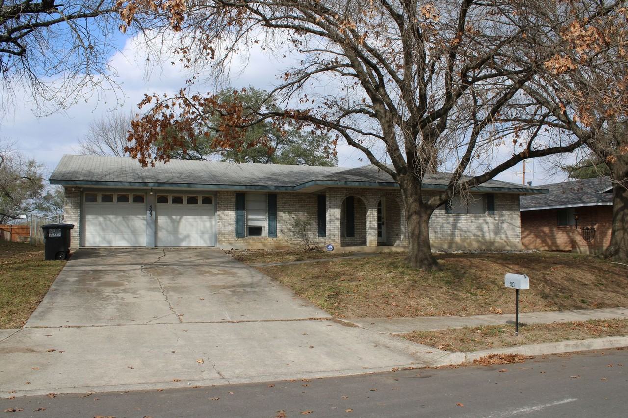 503 Downshire Dr - Photo 2 of 27