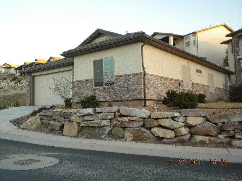 2391 S Canterbury Rd - Photo 2 of 11
