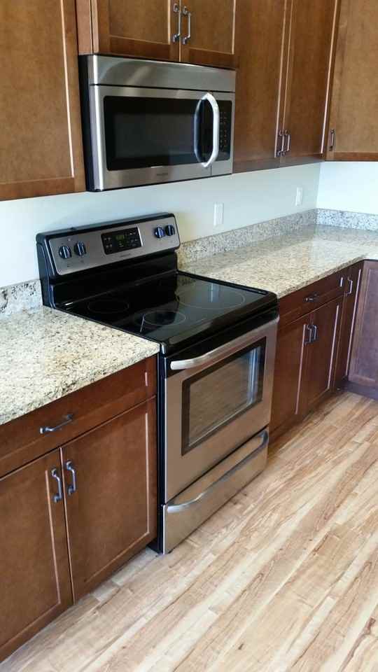 2528 Manzoni Rd - Photo 5 of 40
