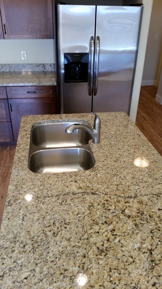2528 Manzoni Rd - Photo 6 of 40