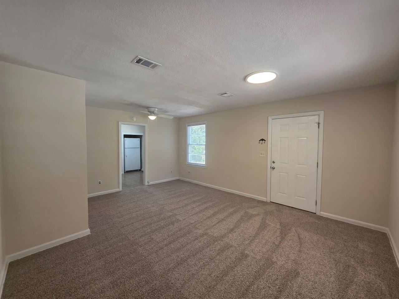 35 Kennington Dr - Photo 3 of 28