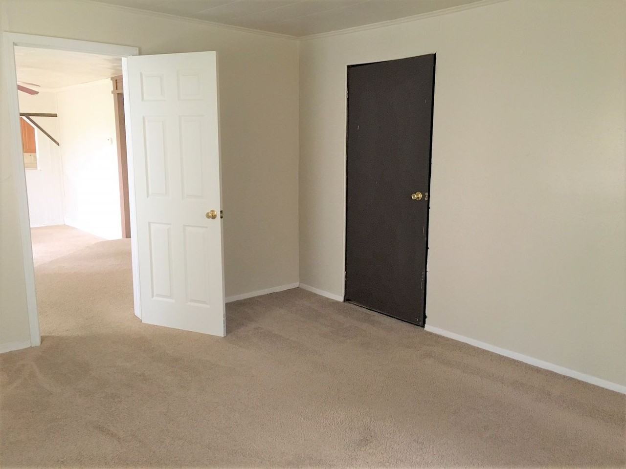 914 California Ave - Photo 4 of 11