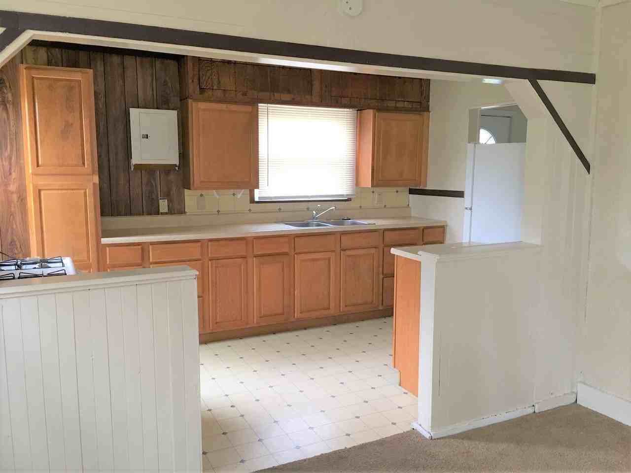 914 California Ave - Photo 5 of 11