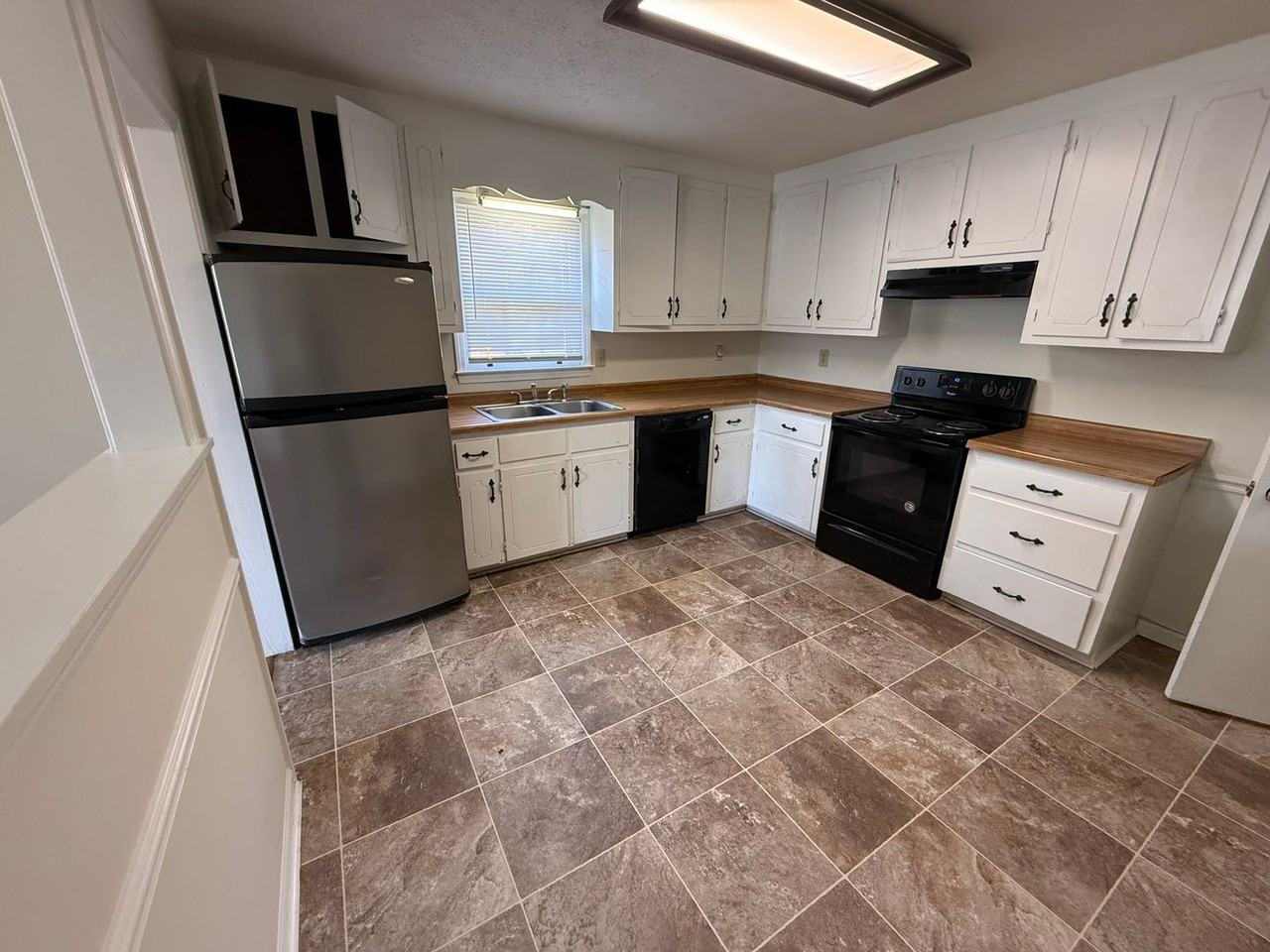 1272 Aiken Rd - Photo 5 of 13