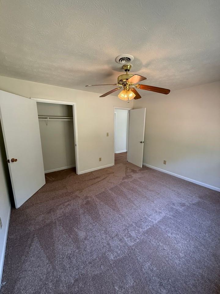 1272 Aiken Rd - Photo 4 of 6
