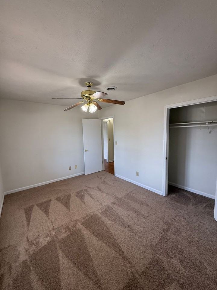 1272 Aiken Rd - Photo 5 of 6