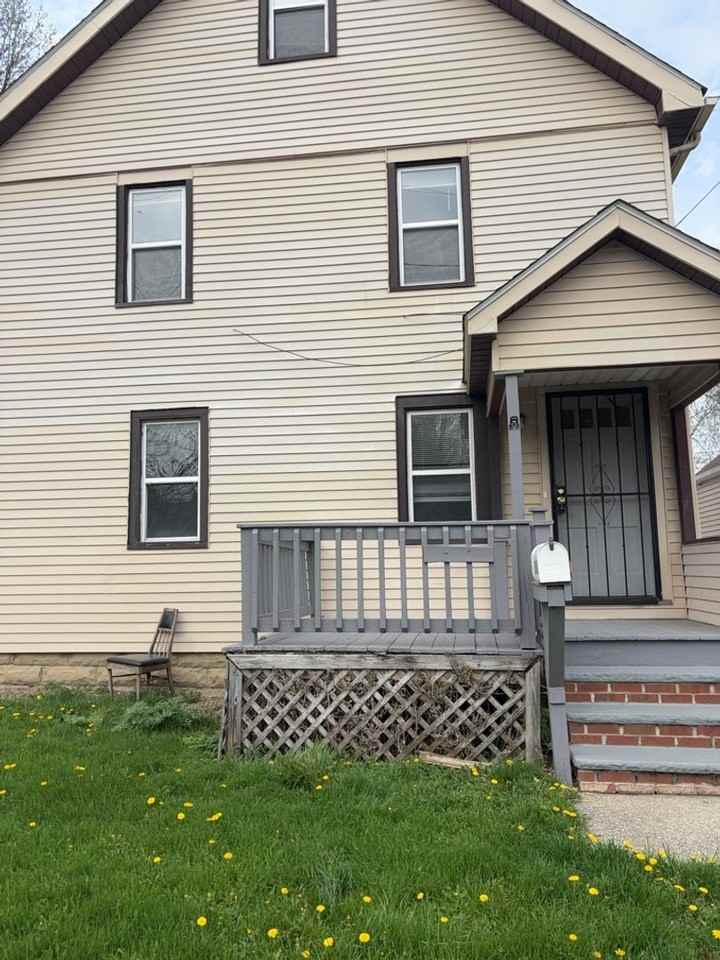 20547 Fuller Ave - Photo 3 of 32