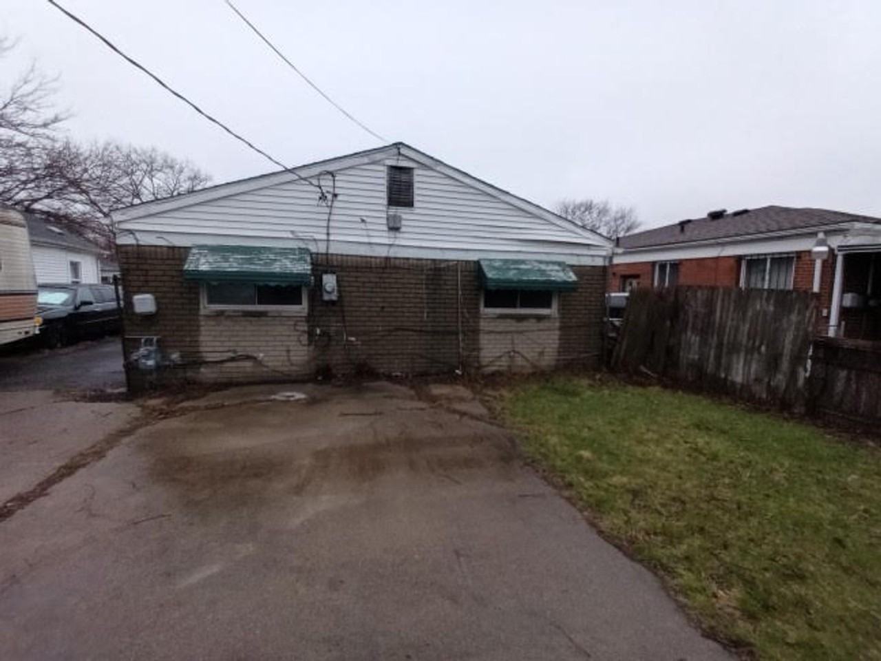 20460 Griggs St - Photo 2 of 20