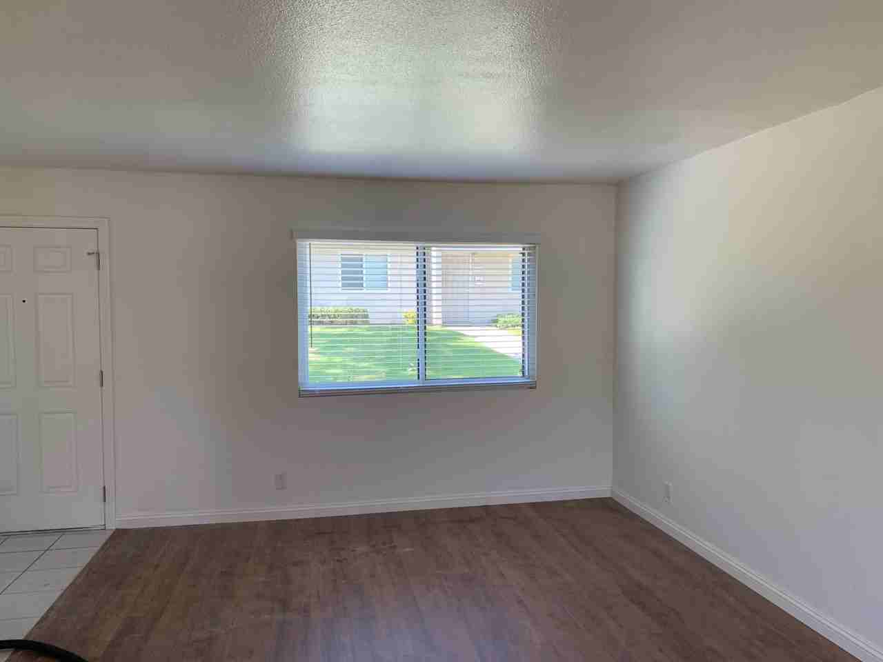 1418 N Elderberry Ave - Photo 3 of 20