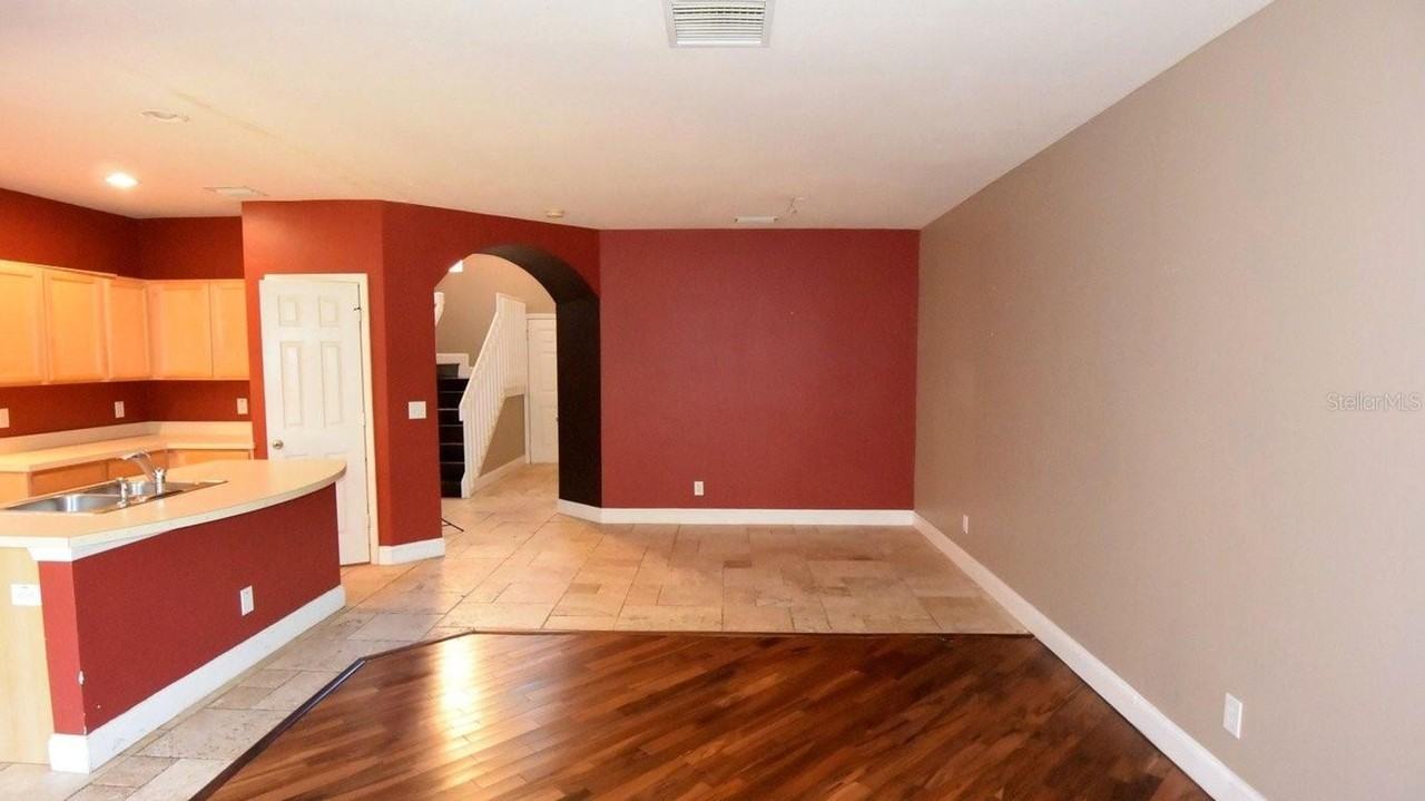 30043 Mossbank Dr - Photo 6 of 18