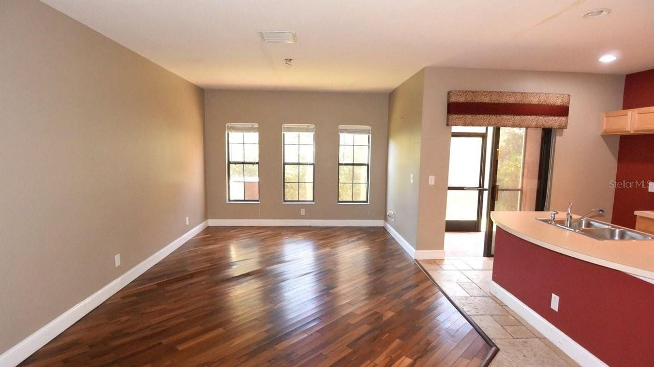 30043 Mossbank Dr - Photo 7 of 18