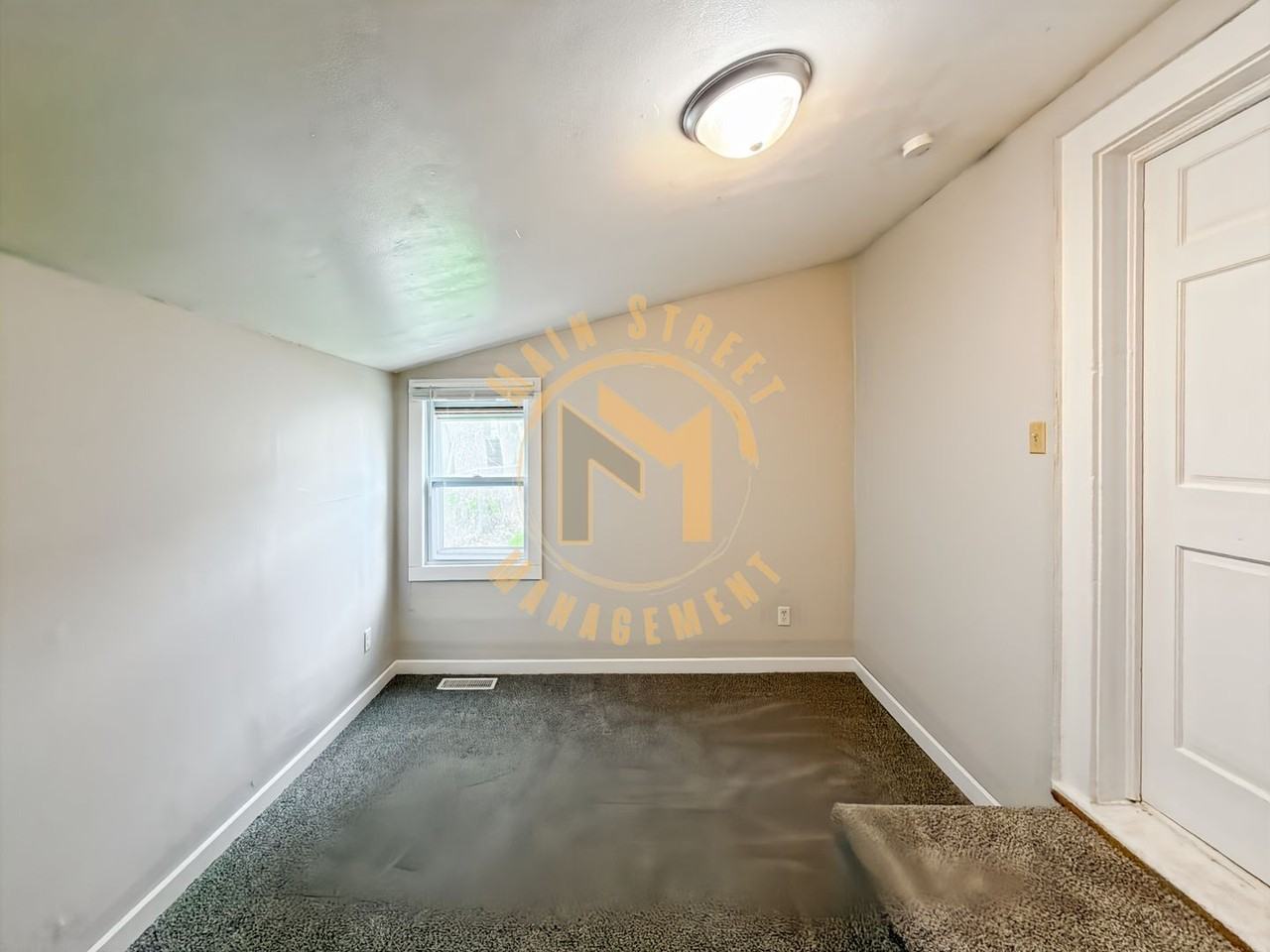 512 School Ave - Photo 7 of 11
