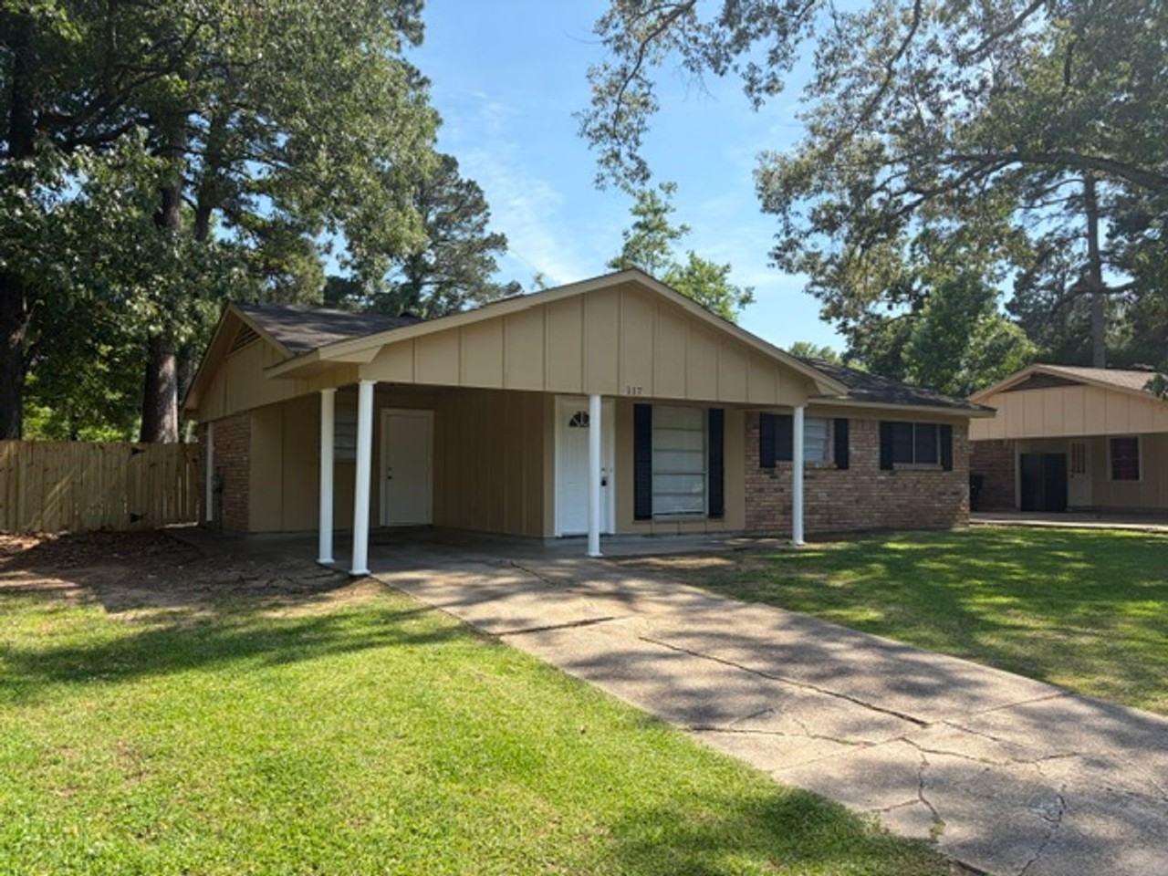 117 Miriam Ln - Photo 2 of 19