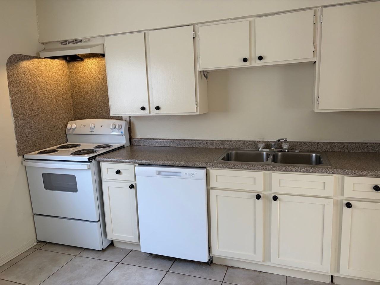 2800 Hood Dr - Photo 2 of 8