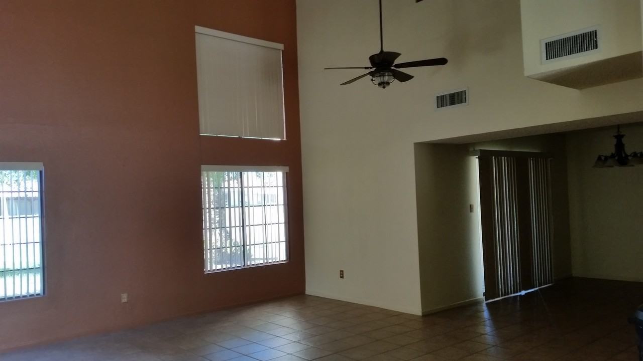 12521 E Del Rey Dr - Photo 2 of 13