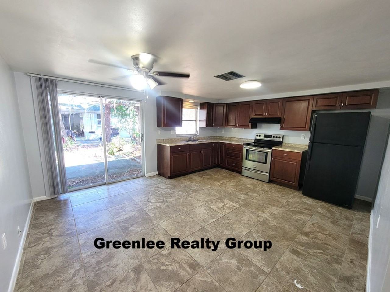 5809 Dailey Ln - Photo 6 of 16