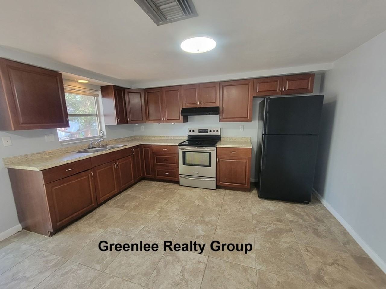 5809 Dailey Ln - Photo 7 of 16