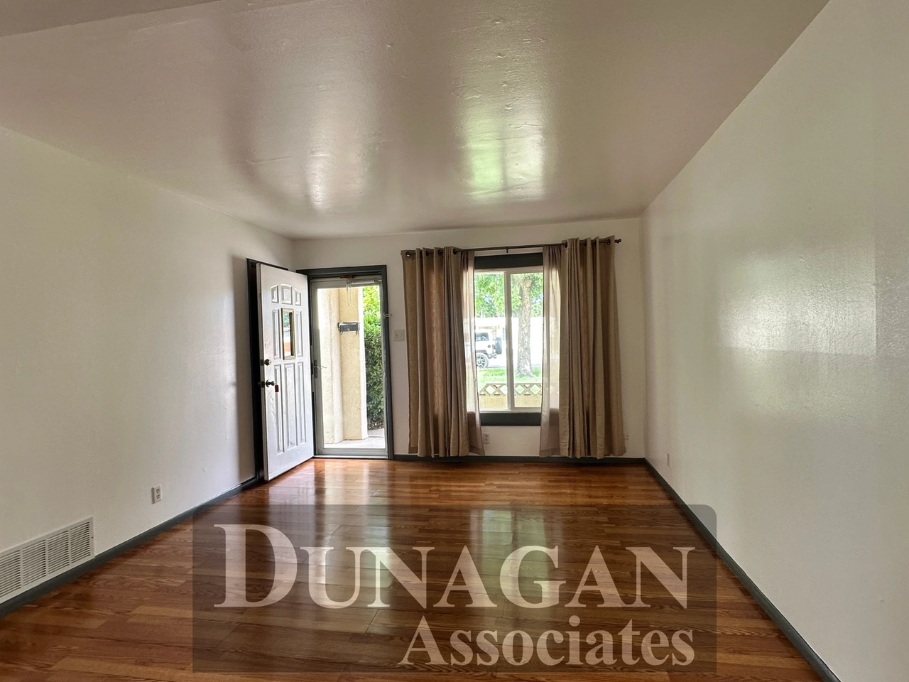 1028 N 6th St - Photo 2 of 9