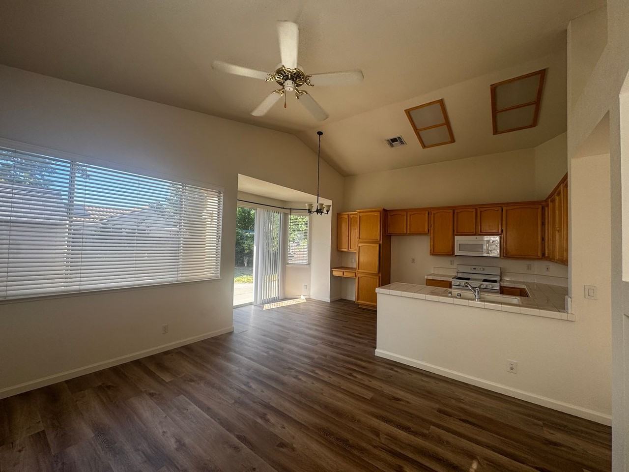 1773 Atwell St - Photo 4 of 21