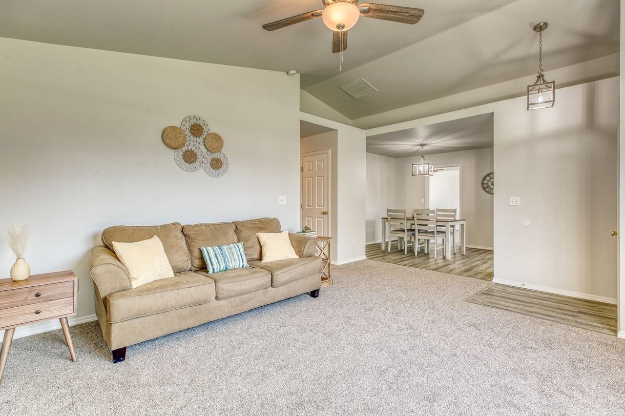 1938 E Birchwood Dr - Photo 4 of 14