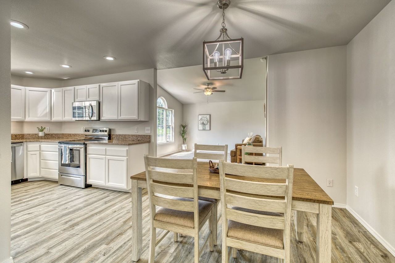 1938 E Birchwood Dr - Photo 7 of 14