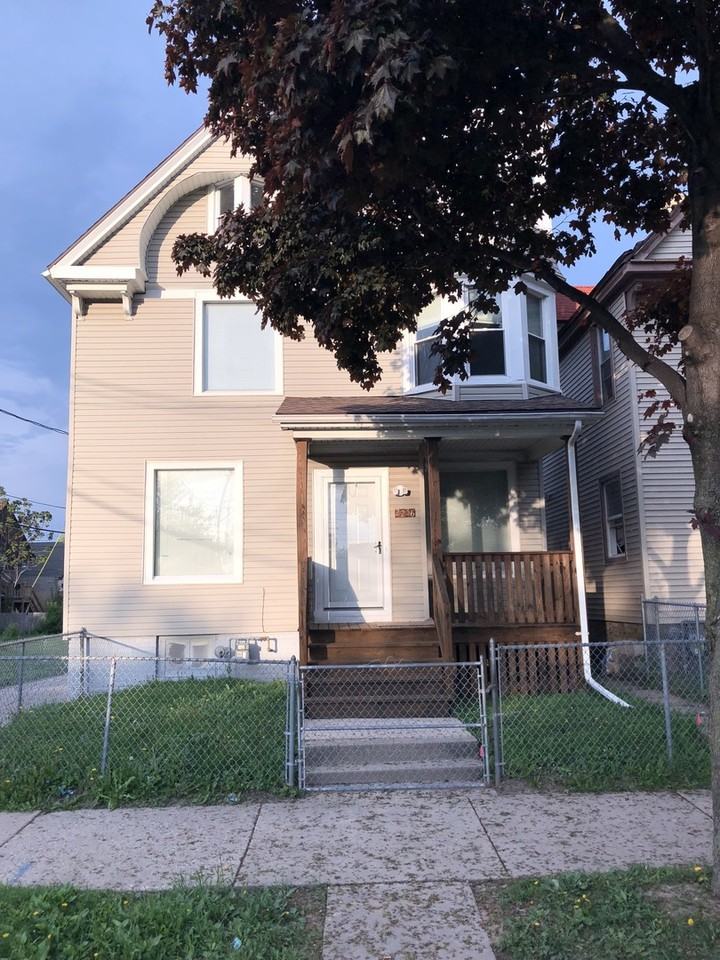 2236 N 29th St - Photo 2 of 23