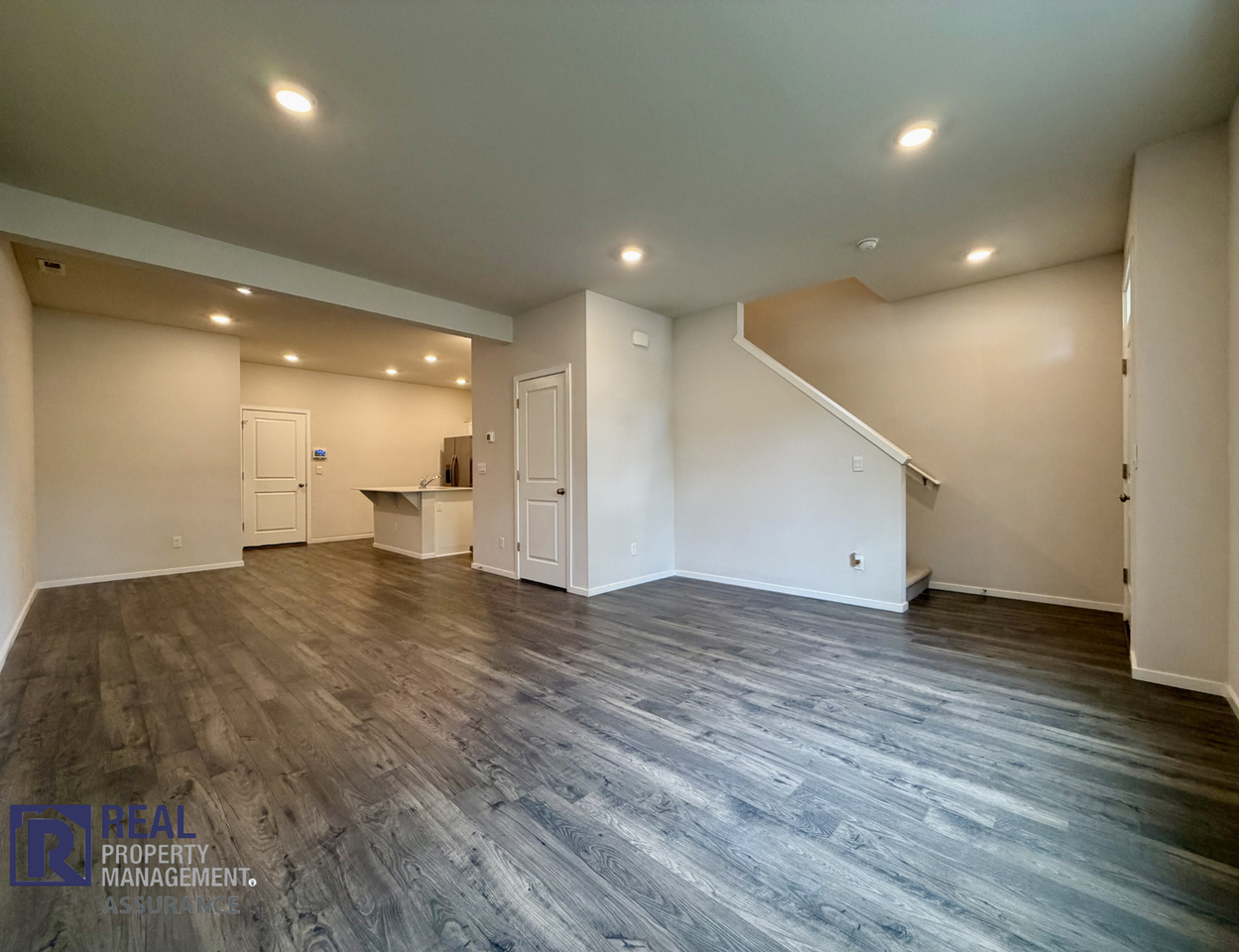 873 N 19th Ave - Photo 3 of 19