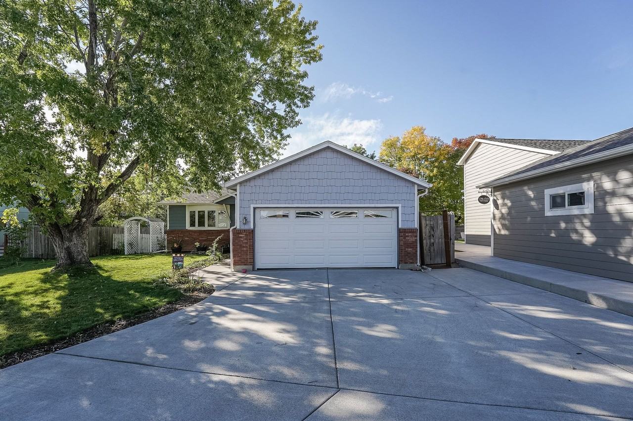 4274 Peach Tree Ct - Photo 2 of 24
