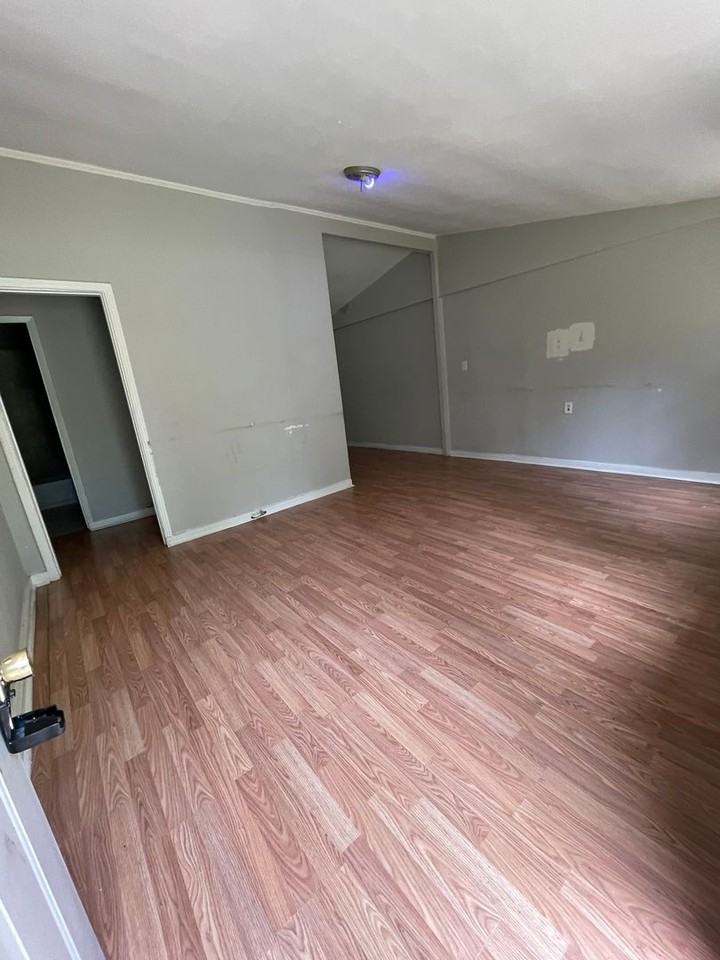 7224 Union Ave - Photo 2 of 10