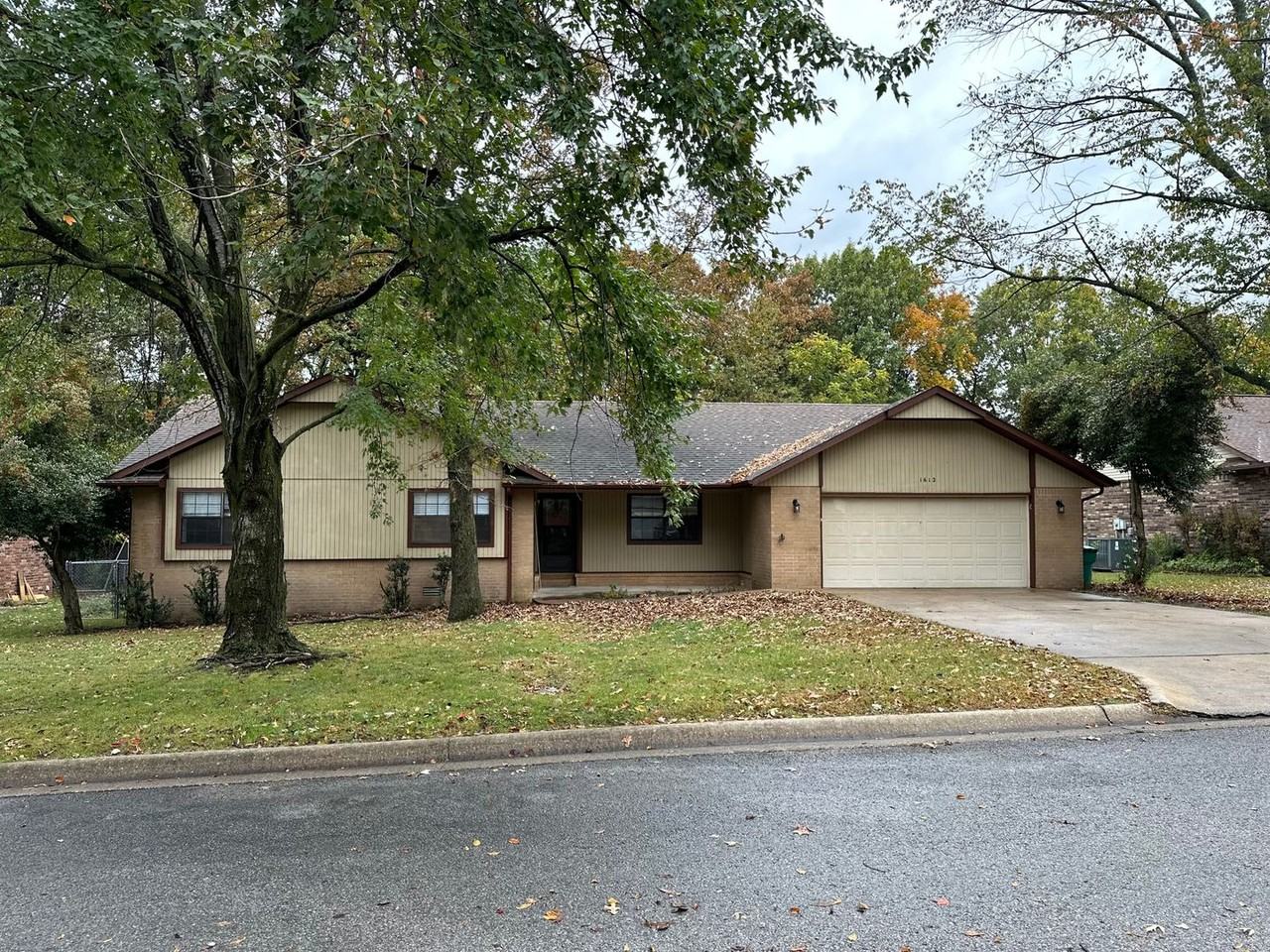 1612 S 14th Pl - Photo 2 of 32