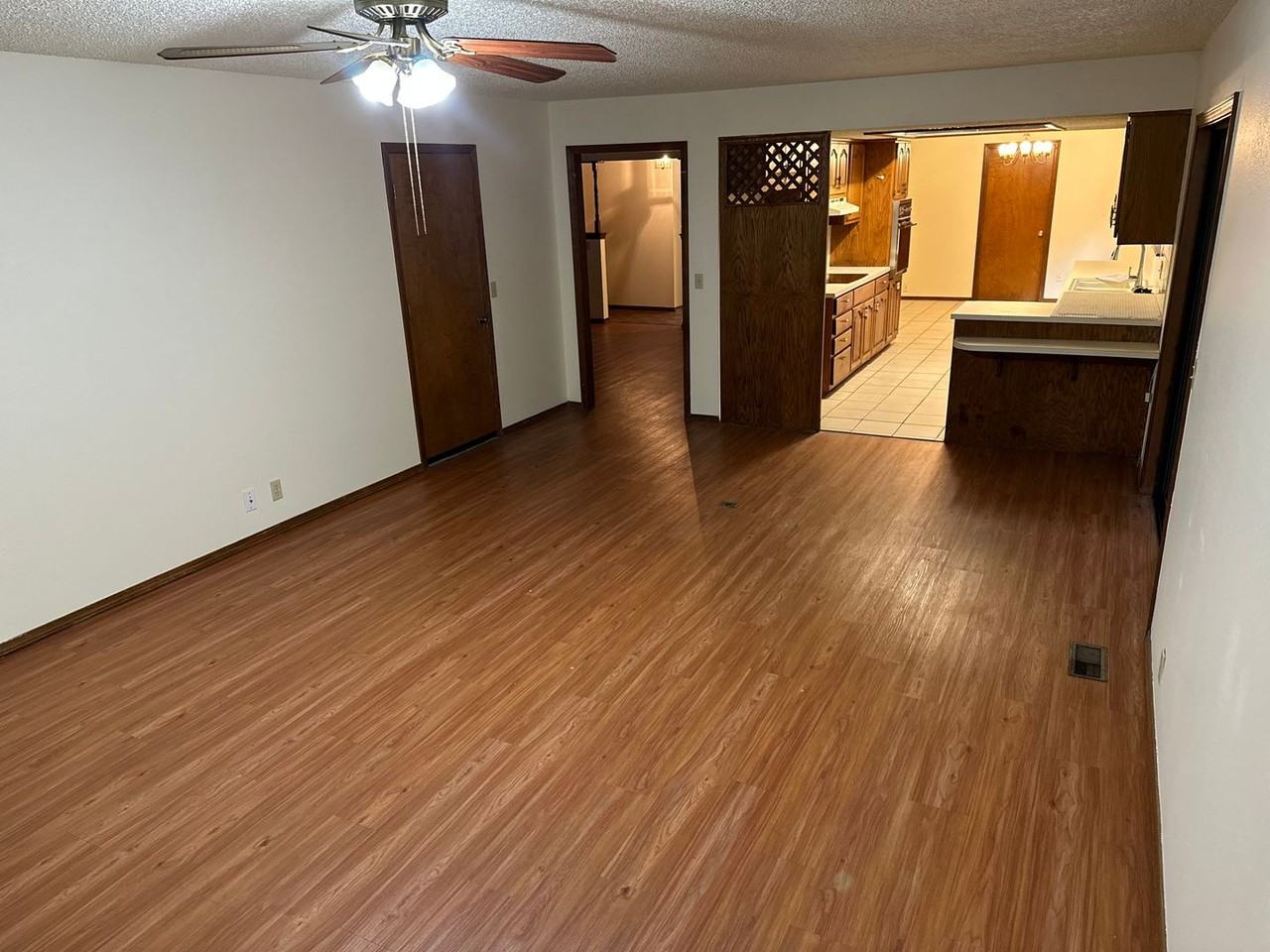 1612 S 14th Pl - Photo 4 of 32