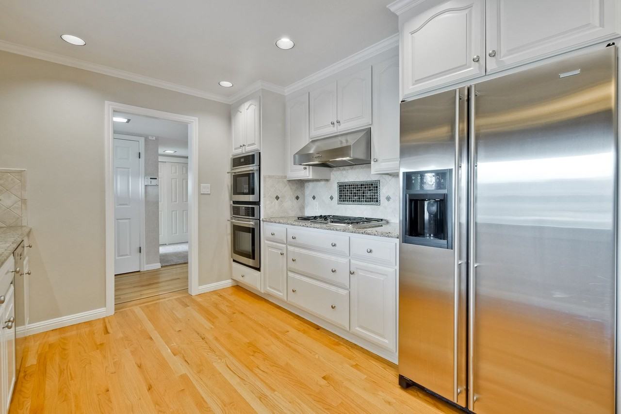 1593 Koch Ln - Photo 5 of 17