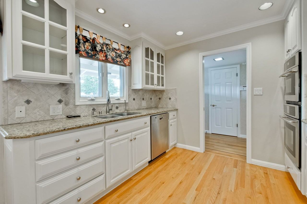 1593 Koch Ln - Photo 6 of 17