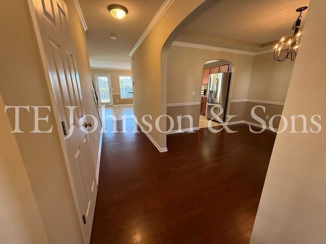 5827 Sunny Ridge Trl - Photo 4 of 50