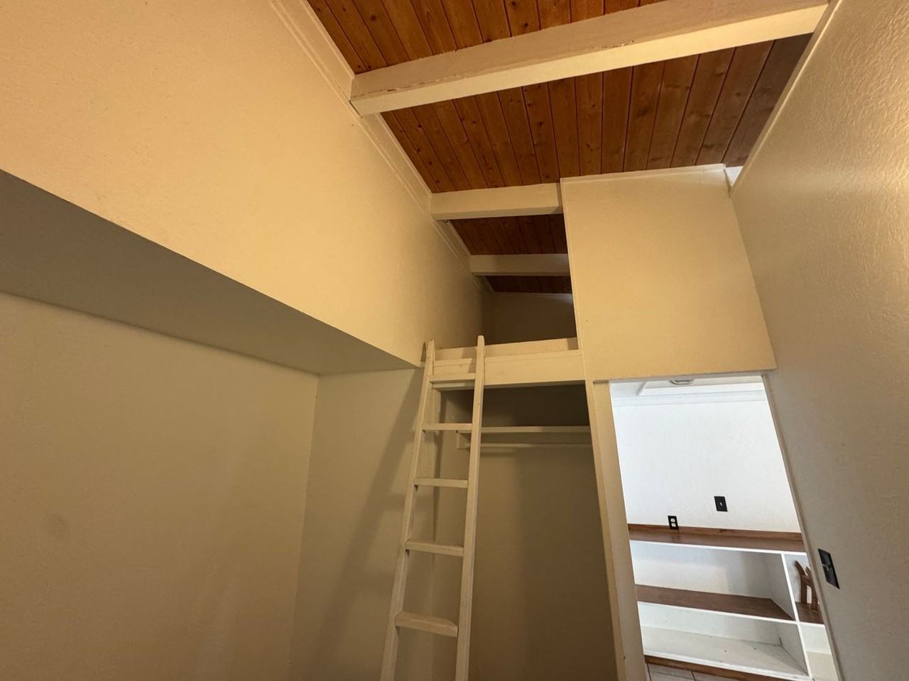 129 Oili Rd #B - Photo 6 of 9
