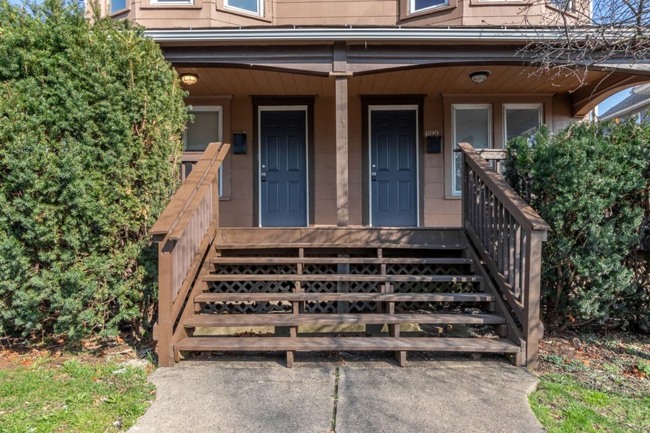 679 Sherman St - Photo 4 of 24