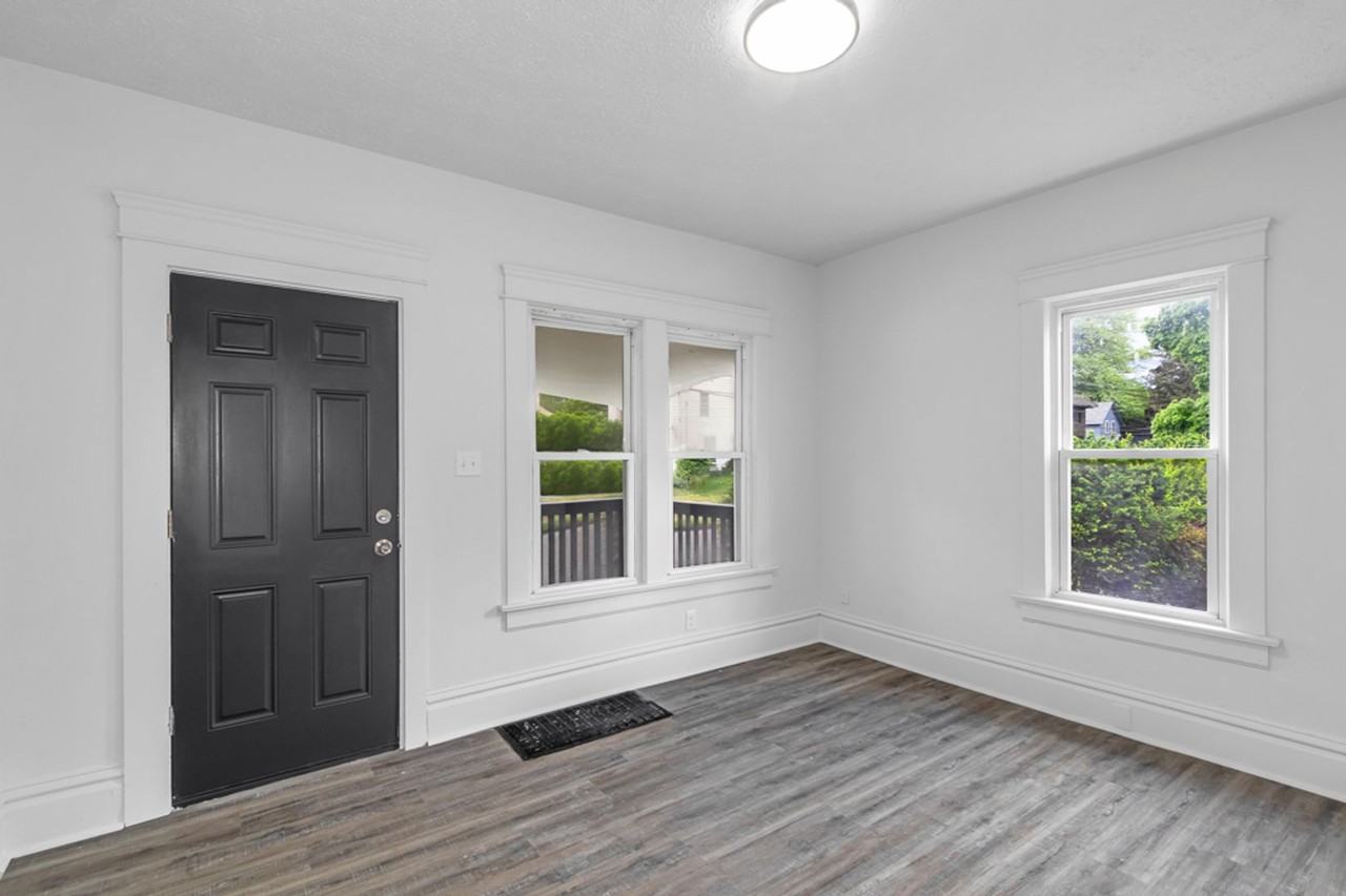 679 Sherman St - Photo 6 of 24