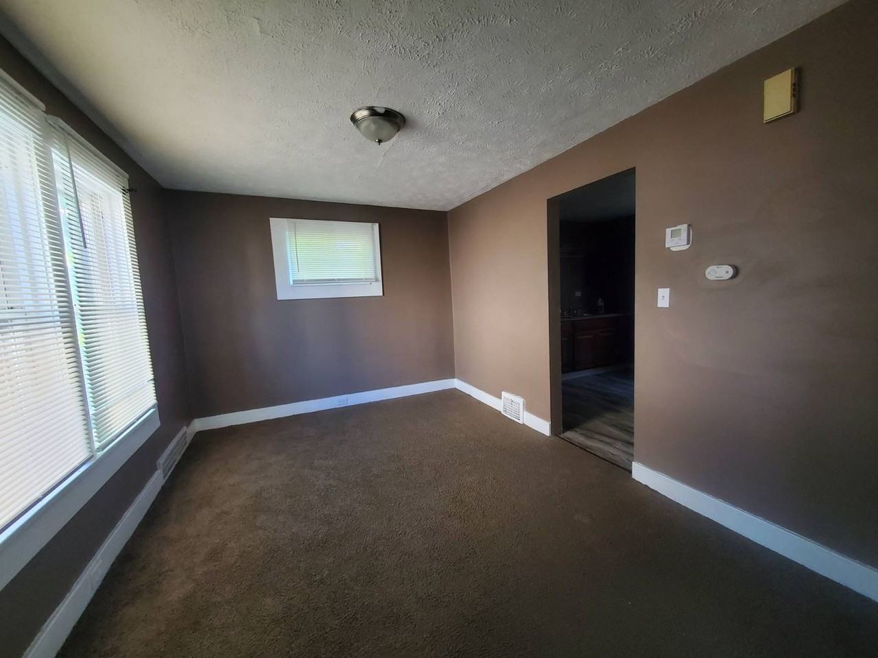 7919 Force Ave - Photo 4 of 19