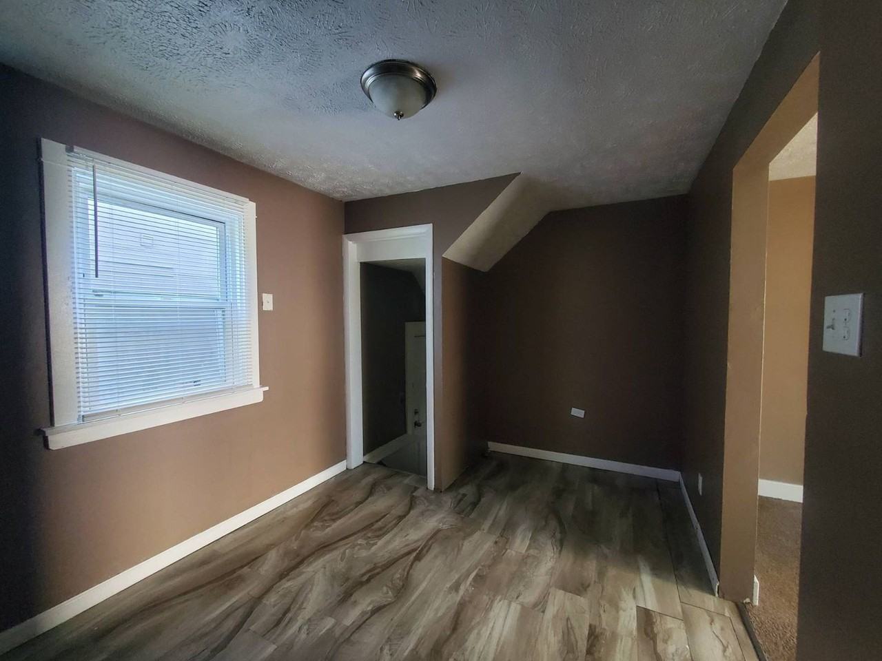 7919 Force Ave - Photo 6 of 19
