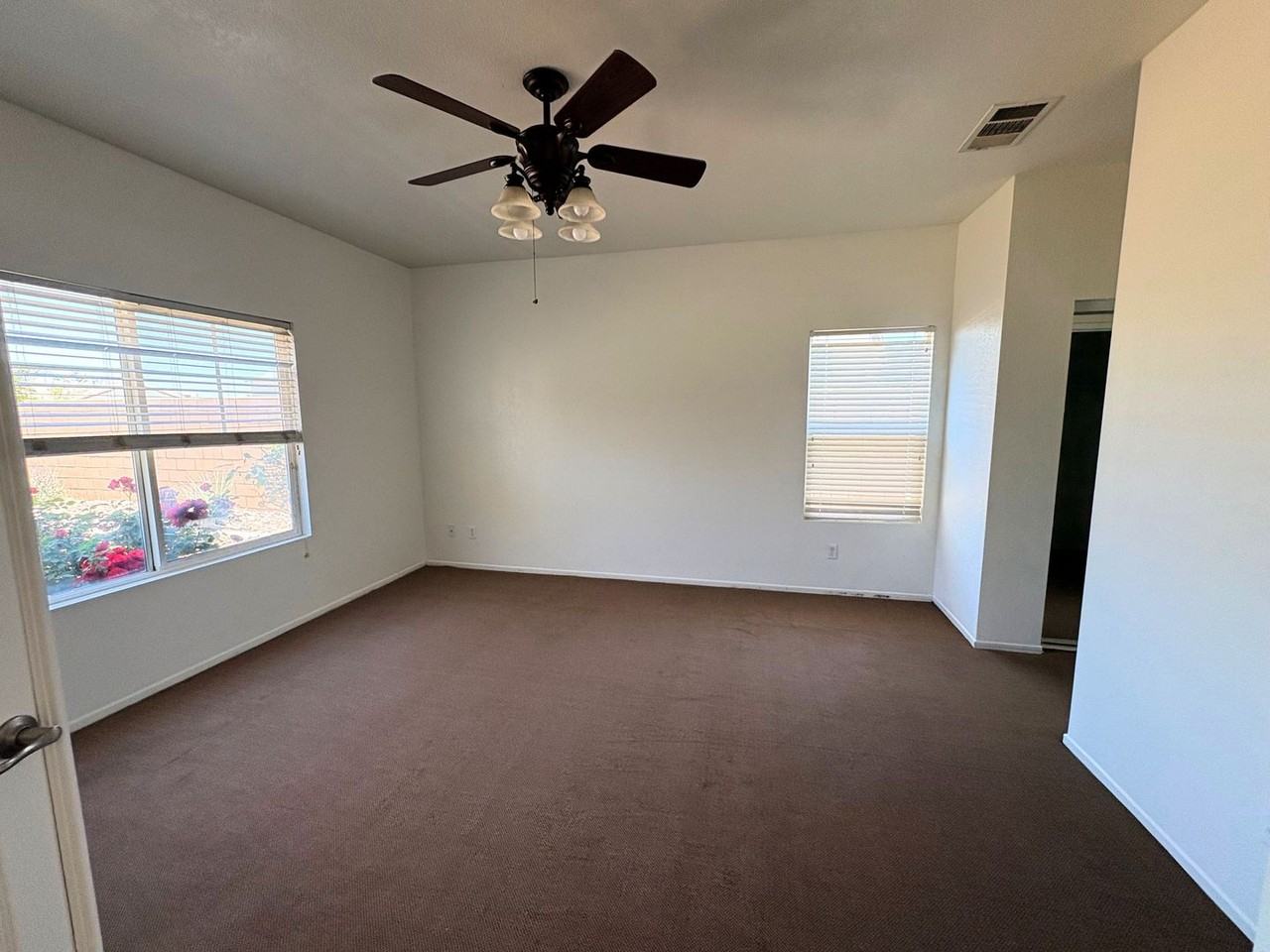 13085 Camden Ln - Photo 4 of 16