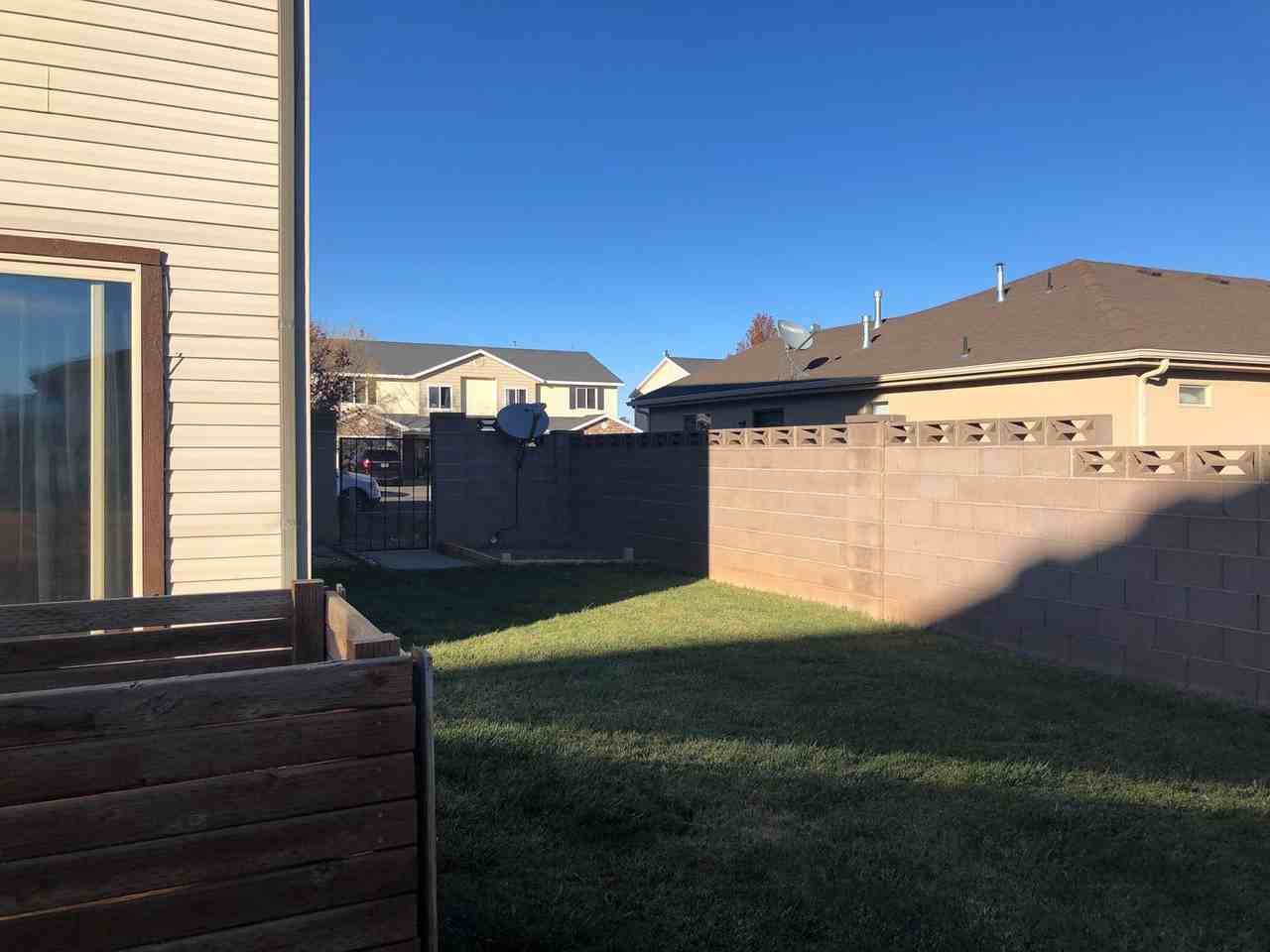 1863 W Clark Pkwy N - Photo 7 of 16
