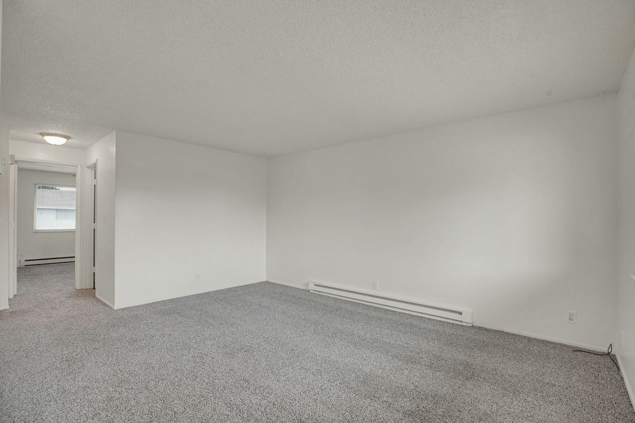 #314 THE MAPLES APARTMENTS - Photo 6 of 10