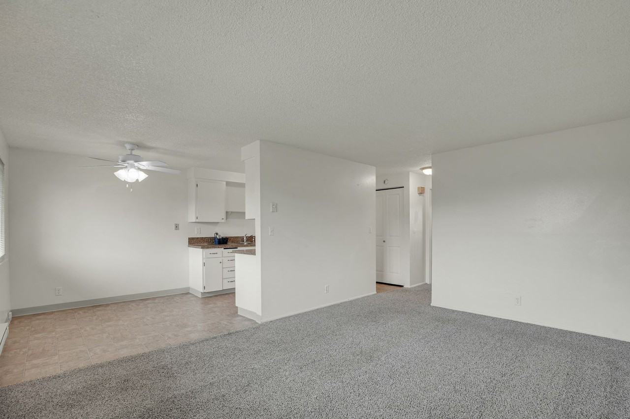 #314 THE MAPLES APARTMENTS - Photo 7 of 10