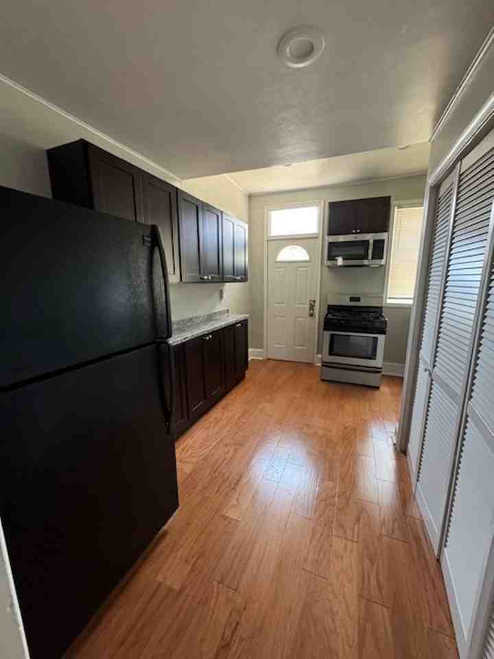 239 K St Ne ##Ne - Photo 2 of 12