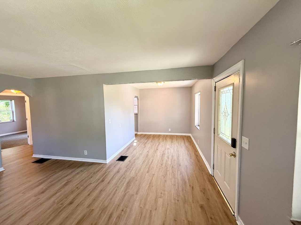 911 Prairie Ave - Photo 4 of 17