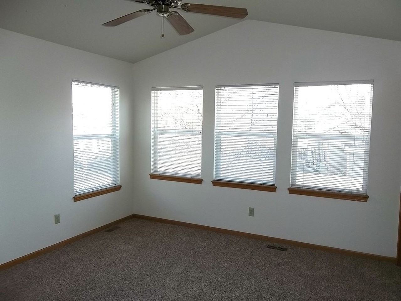 3425 Red Mountain Dr - Photo 6 of 8