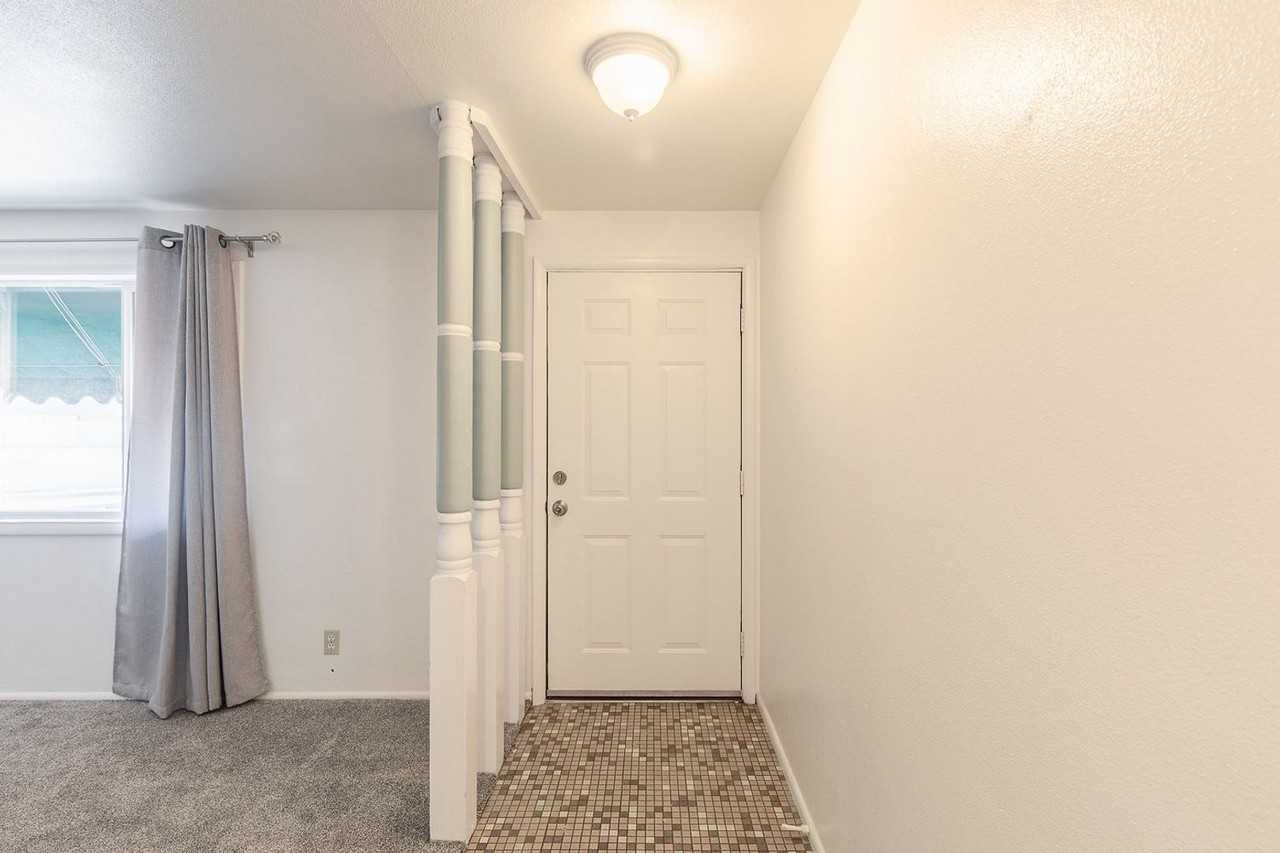 1404 S Michigan Ave - Photo 3 of 39